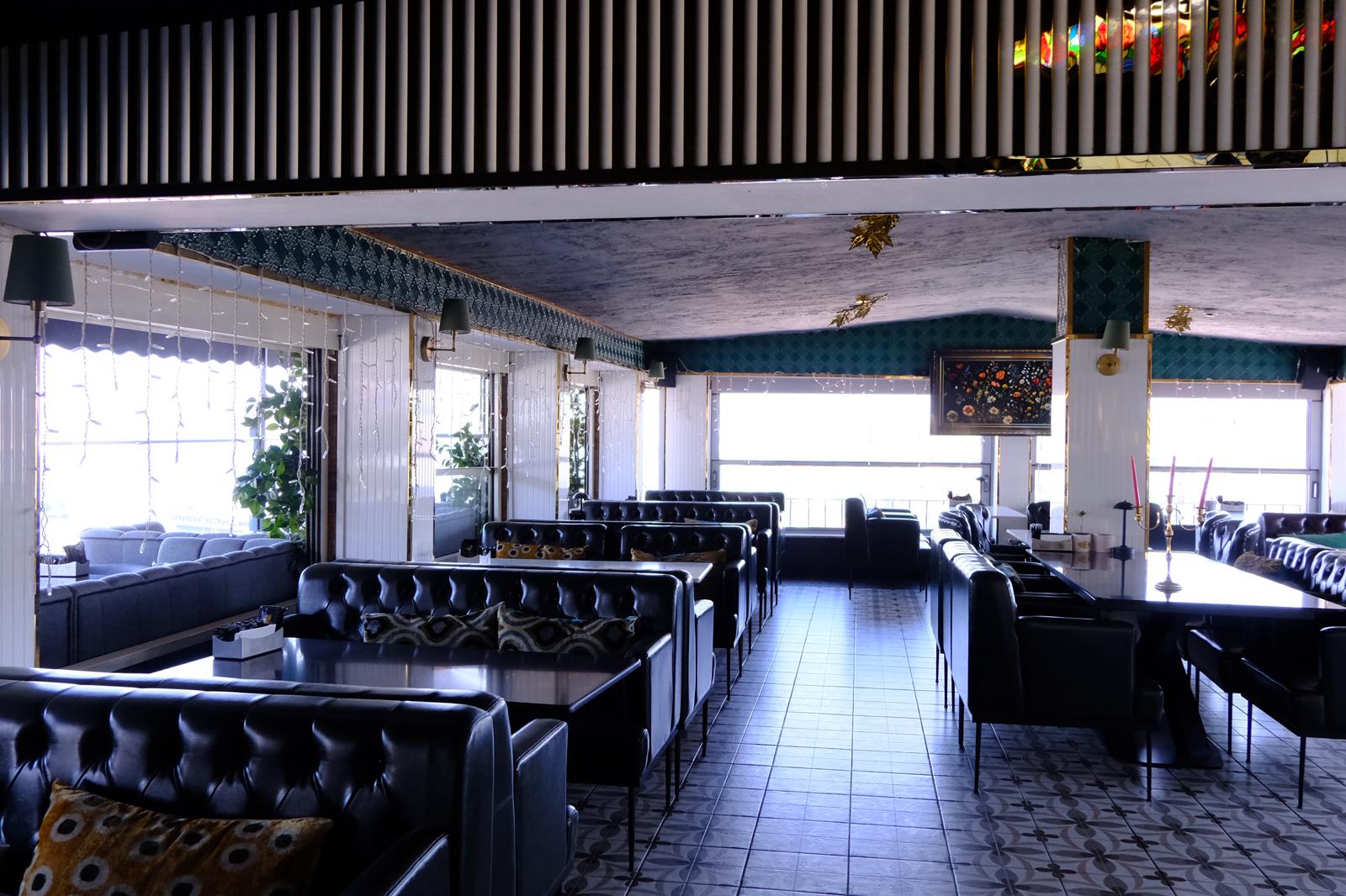 Cafe & Restaurant